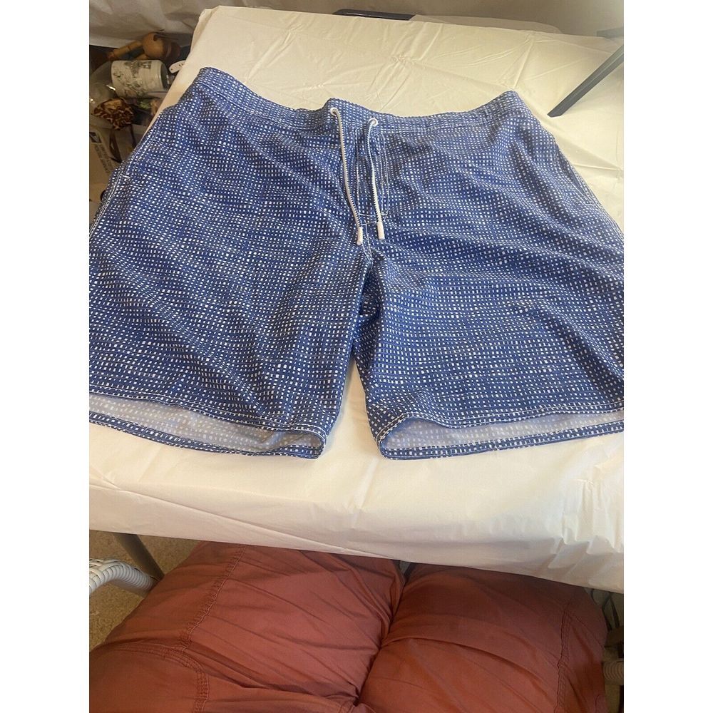 Men's  Johnnie O Blue &‎ White Lined Trunks/ Shorts With Pockets - Size 2XL
